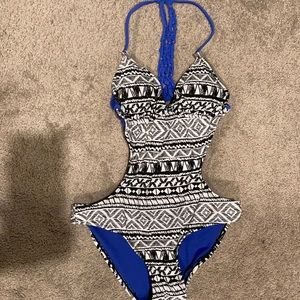 Xhilaration one piece bathing suit